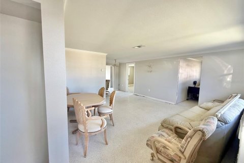 House in Englewood, Florida 2 bedrooms, 116.31 sq.m. № 1547836 - photo 10