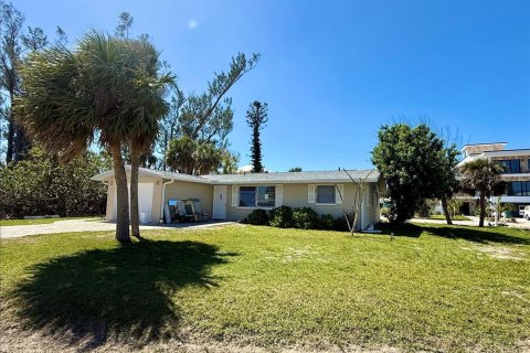 House in Englewood, Florida 2 bedrooms, 116.31 sq.m. № 1547836 - photo 3