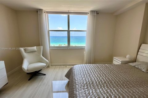 Condominio en venta en Hallandale Beach, Florida, 1 dormitorio, 120.77 m2 № 1752218 - foto 19