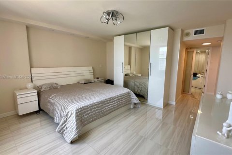 Condominio en venta en Hallandale Beach, Florida, 1 dormitorio, 120.77 m2 № 1752218 - foto 22