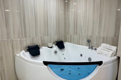 Condominio en venta en Hallandale Beach, Florida, 1 dormitorio, 120.77 m2 № 1752218 - foto 29