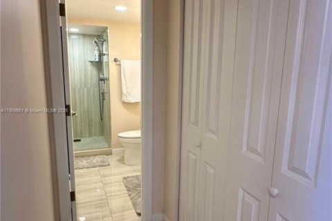Condominio en venta en Hallandale Beach, Florida, 1 dormitorio, 120.77 m2 № 1752218 - foto 30