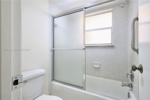 Condo in Margate, Florida, 1 bedroom  № 1762717 - photo 13