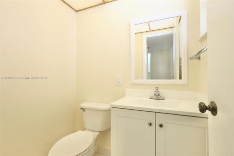 Condo in Margate, Florida, 1 bedroom  № 1762717 - photo 17