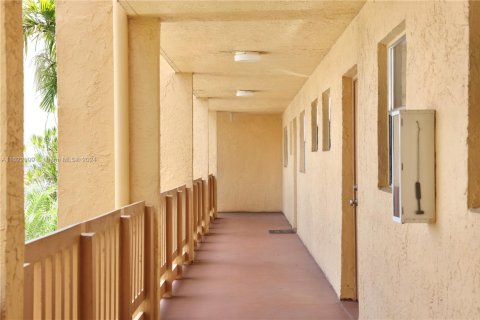 Condo in Margate, Florida, 1 bedroom  № 1762717 - photo 22
