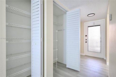 Condo in Margate, Florida, 1 bedroom  № 1762717 - photo 8