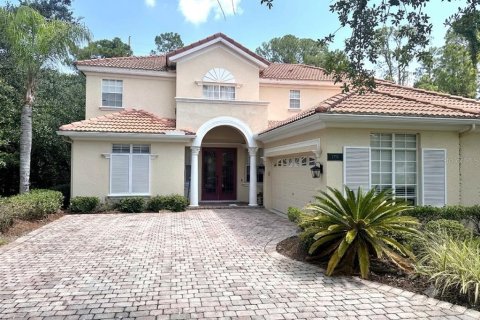 House in Windermere, Florida 5 bedrooms, 243.96 sq.m. № 2210339