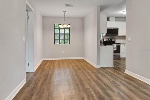 Villa ou maison à vendre à Tampa, Floride: 4 chambres, 141.95 m2 № 2396698 - photo 5