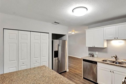 Villa ou maison à vendre à Tampa, Floride: 4 chambres, 141.95 m2 № 2396698 - photo 9