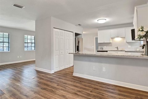 Villa ou maison à vendre à Tampa, Floride: 4 chambres, 141.95 m2 № 2396698 - photo 8
