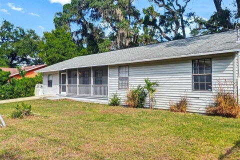 Villa ou maison à vendre à Tampa, Floride: 4 chambres, 141.95 m2 № 2396698 - photo 2