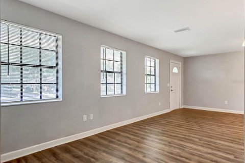 Villa ou maison à vendre à Tampa, Floride: 4 chambres, 141.95 m2 № 2396698 - photo 3