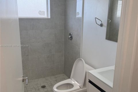 Villa ou maison à louer à Miami, Floride: 3 chambres, 220.55 m2 № 2045024 - photo 7