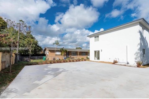 Villa ou maison à louer à Miami, Floride: 3 chambres, 220.55 m2 № 2045024 - photo 11