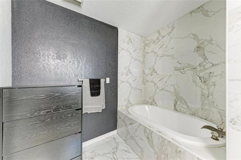 Villa ou maison à vendre à Bradenton, Floride: 4 chambres, 130.81 m2 № 2391200 - photo 20