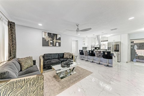 Villa ou maison à vendre à Bradenton, Floride: 4 chambres, 130.81 m2 № 2391200 - photo 6