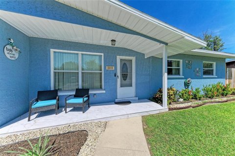 Villa ou maison à vendre à Bradenton, Floride: 4 chambres, 130.81 m2 № 2391200 - photo 4