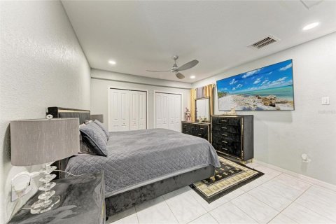 Villa ou maison à vendre à Bradenton, Floride: 4 chambres, 130.81 m2 № 2391200 - photo 15