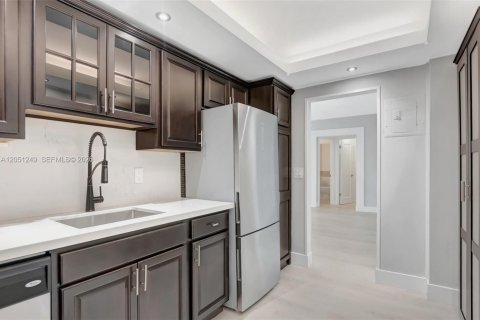 Condo in Boca Raton, Florida, 1 bedroom № 2263779 - photo 7