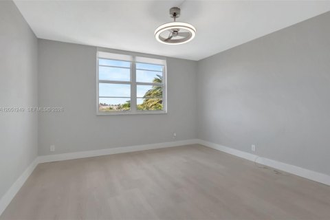 Condo in Boca Raton, Florida, 1 bedroom № 2263779 - photo 10