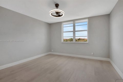 Condo in Boca Raton, Florida, 1 bedroom № 2263779 - photo 8