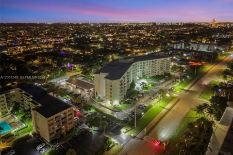 Condo in Boca Raton, Florida, 1 bedroom № 2263779 - photo 21