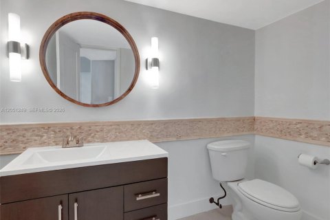 Condo in Boca Raton, Florida, 1 bedroom № 2263779 - photo 15