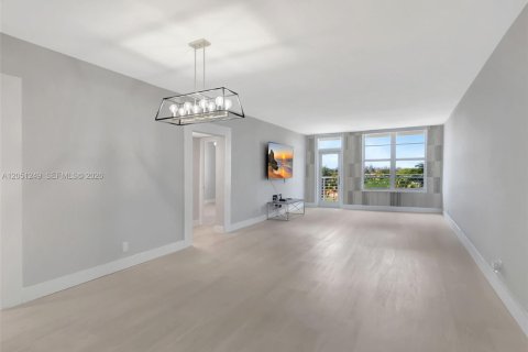 Condo in Boca Raton, Florida, 1 bedroom № 2263779 - photo 3