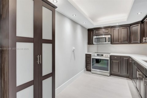 Condo in Boca Raton, Florida, 1 bedroom № 2263779 - photo 6