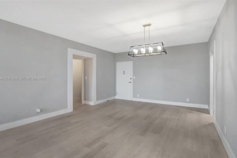 Condo in Boca Raton, Florida, 1 bedroom № 2263779 - photo 4