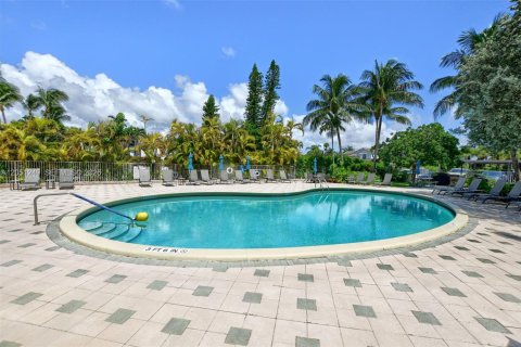 Condo in Boca Raton, Florida, 1 bedroom № 2263779 - photo 16