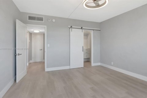 Condo in Boca Raton, Florida, 1 bedroom № 2263779 - photo 9