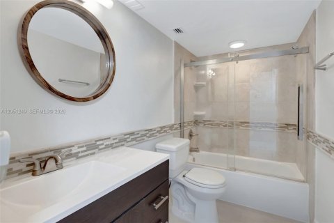 Condo in Boca Raton, Florida, 1 bedroom № 2263779 - photo 13