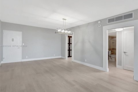 Condo in Boca Raton, Florida, 1 bedroom № 2263779 - photo 5