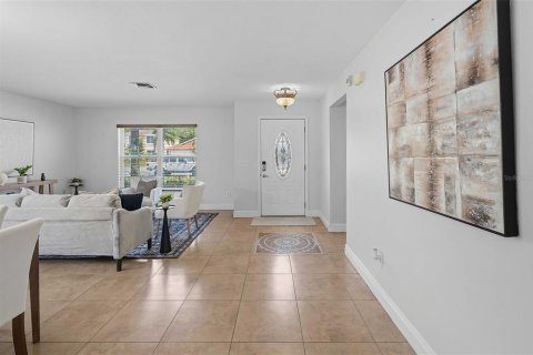 Casa en venta en Orlando, Florida, 6 dormitorios, 327.11 m2 № 2238517 - foto 8