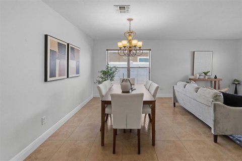Casa en venta en Orlando, Florida, 6 dormitorios, 327.11 m2 № 2238517 - foto 11