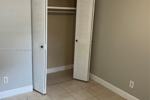 Снять в аренду виллу или дом в Дейви, Флорида 3 спальни, 96.15м2, № 2030752 - фото 9