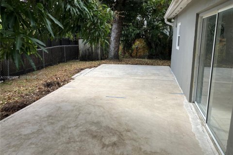 Снять в аренду виллу или дом в Дейви, Флорида 3 спальни, 96.15м2, № 2030752 - фото 18