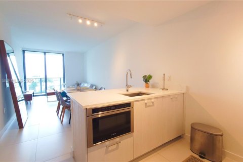 Condo in Miami, Florida, 1 bedroom № 2082913 - photo 5