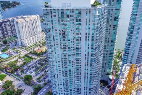 Condo in Miami, Florida, 1 bedroom № 2082913