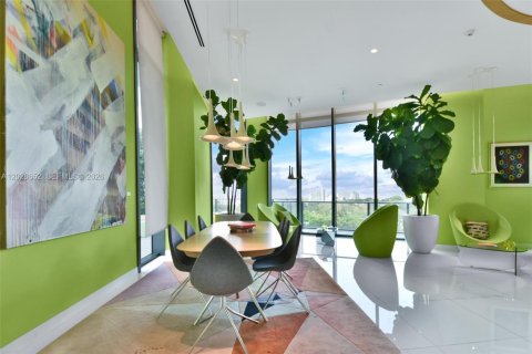 Condo in Miami, Florida, 1 bedroom № 2082913 - photo 25