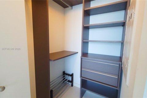 Condo in Miami, Florida, 1 bedroom № 2082913 - photo 10