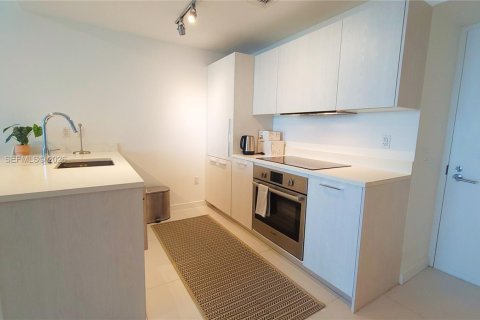 Condo in Miami, Florida, 1 bedroom № 2082913 - photo 4