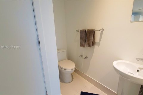 Condo in Miami, Florida, 1 bedroom № 2082913 - photo 14