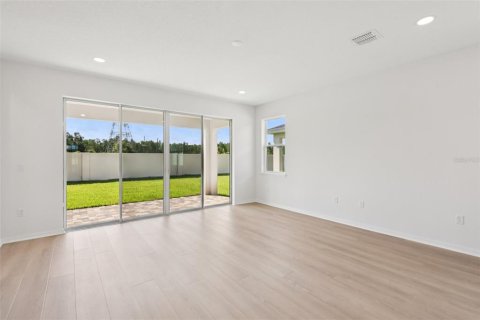 House in New Port Richey, Florida 4 bedrooms, 192.4 sq.m. № 2347729 - photo 8