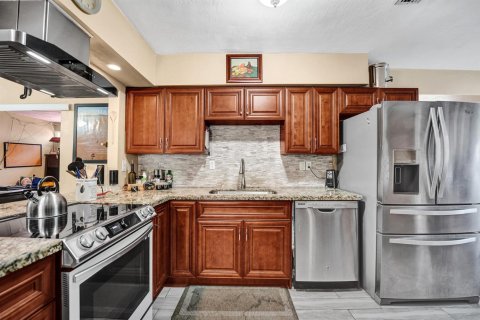 House in Cooper City, Florida 3 bedrooms, 156.73 sq.m. № 2087807 - photo 27