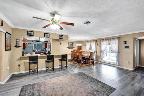 House in Cooper City, Florida 3 bedrooms, 156.73 sq.m. № 2087807 - photo 19