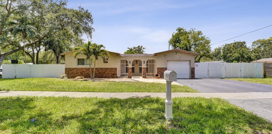 House in Cooper City, Florida 3 bedrooms, 156.73 sq.m. № 2087807