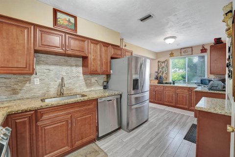 House in Cooper City, Florida 3 bedrooms, 156.73 sq.m. № 2087807 - photo 30