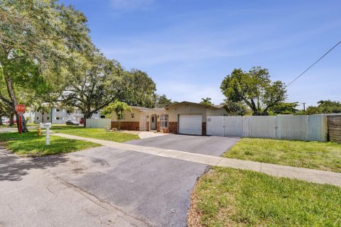 House in Cooper City, Florida 3 bedrooms, 156.73 sq.m. № 2087807 - photo 3